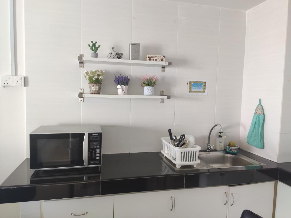 Apartmán Dperdana -Dinies Pool,Wifi, Centre Of Kota Bharu, 4-5 Pax Exteriér fotografie