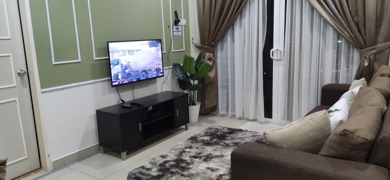 Apartmán Dperdana -Dinies Pool,Wifi, Centre Of Kota Bharu, 4-5 Pax Exteriér fotografie