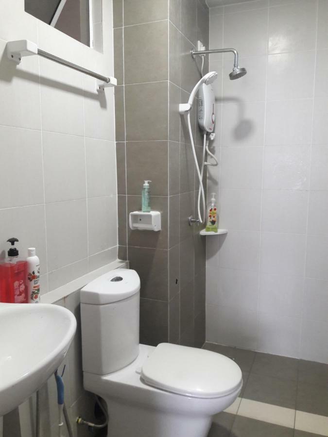 Apartmán Dperdana -Dinies Pool,Wifi, Centre Of Kota Bharu, 4-5 Pax Exteriér fotografie
